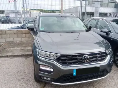 Usado VW T-Roc Advance 150 CV (110 kW) 2022 Gris SUV