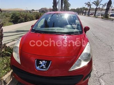 Usado Peugeot 207 75 CV (55 kW) 2007 Rojo Berlina