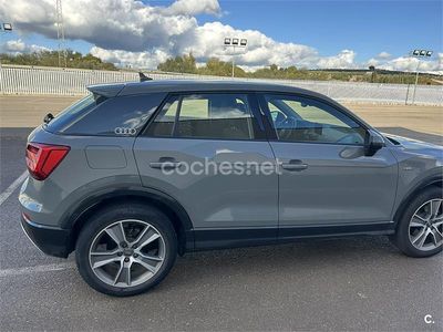 Usado Audi Q2 Design 116 CV (85 kW) 2018 Gris / plata SUV