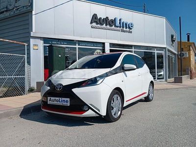Blanco Usado 2016 Toyota Aygo X-play Utilitario | 9500 € (Un poco caro)