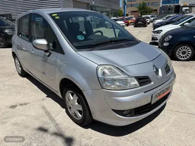 Usado Renault Modus Dynamique 97 CV (71 kW) 2008 Plateado Monovolumen