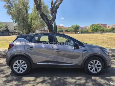 Usado Renault Captur Evolution 140 CV (102 kW) 2021 Gris / plata SUV