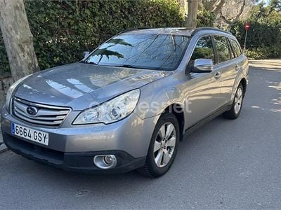 Usado Subaru Outback 167 CV (122 kW) 2010 Gris / plata Familiar