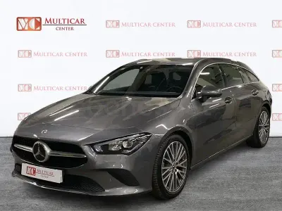 Usado Mercedes CLA200 Shooting Brake 150 CV (110 kW) 2022 Gris / plata Familiar