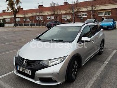 Usado Honda Civic Executive 120 CV (88 kW) 2014 Gris / plata Familiar