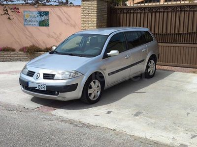 Usado Renault Mégane II Dynamique 105 CV (77 kW) 2005 Gris / plata Berlina
