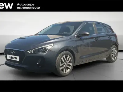 Usado Hyundai i30 Style 140 CV (102 kW) 2017 Gris / plata Berlina