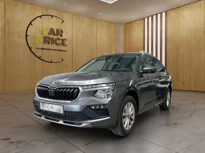 Usado Skoda Kamiq Selection 115 CV (84 kW) 2025 Gris / plata SUV