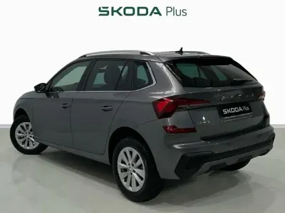 Usado Skoda Kamiq Selection 115 HP (84 kW) 2025 Cinzento SUV