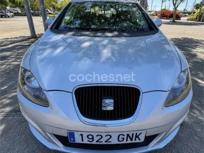 Usado Seat Leon Ecomotive 105 CV (77 kW) 2009 Gris / plata Utilitario