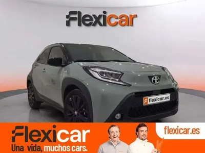 Usado Toyota Aygo X-play 69 CV (50 kW) 2024 Gris Utilitario