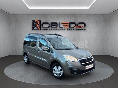 Usado Peugeot Partner Tepee Outdoor 120 CV (88 kW) 2017 Gris / plata Monovolumen