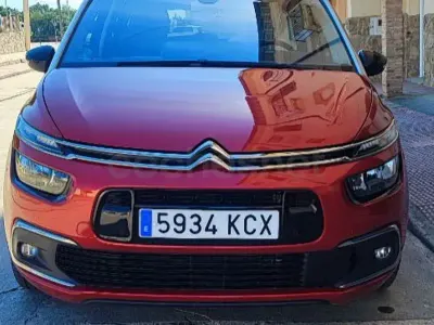 Usado Citroën Grand C4 Picasso Feel 150 CV (110 kW) 2017 Granate Monovolumen
