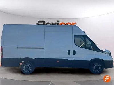 Begagnad Iveco Daily 156 HK (114 kW) 2023 Vit Sedan