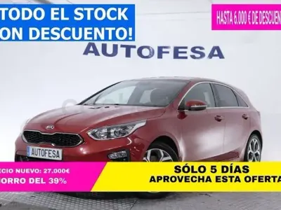 Usado Kia Ceed GT GT-Line 136 HP (100 kW) 2019 Vermelho Sedan