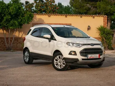 Usado Ford Ecosport Titanium 112 CV (82 kW) 2017 Blanco SUV