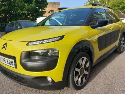 Usado Citroën C4 Shine Edition 100 CV (73 kW) 2017 Amarillo Berlina