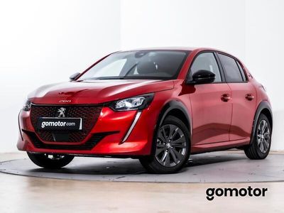 Usado Peugeot e-208 Allure 100 kW (136 CV) 2023 Rojo elixir Utilitario