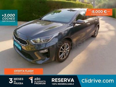 Usado Kia Ceed 115 CV (84 kW) 2021 Gris / plata Utilitario
