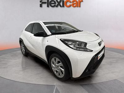 Blanco Usado 2024 Toyota Aygo X Play SUV | 11.990 € (Precio justo)