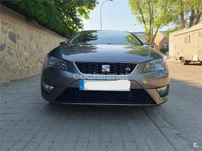 Usado Seat Leon ST FR 184 CV (135 kW) 2014 Gris / plata Familiar