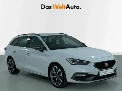 Usado Seat Leon FR 150 CV (110 kW) 2025 Blanco Familiar