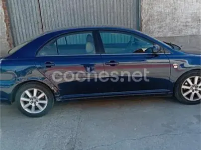 Occasion Toyota Avensis Sol 110 PK (80 kW) 2003 Blauw Sedan