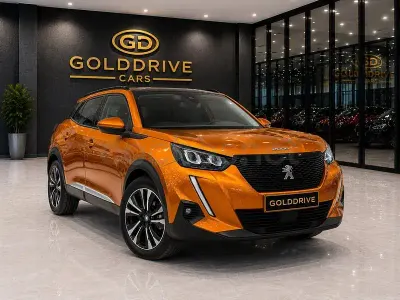Usado Peugeot 2008 Allure 100 CV (73 kW) 2021 Naranja SUV