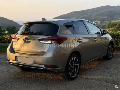 Usado Toyota Auris Hybrid