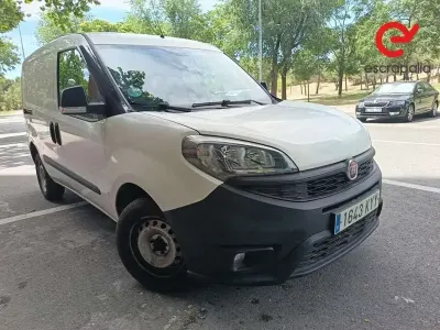Usado Fiat Doblò 95 CV (69 kW) 2019 Blanco Monovolumen