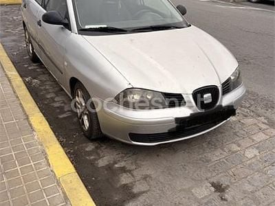 Usado Seat Ibiza 100 CV (73 kW) 2004 Gris / plata Utilitario