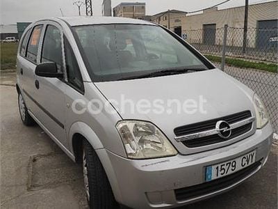 Usado Opel Meriva Essentia 75 CV (55 kW) 2004 Gris / plata Monovolumen