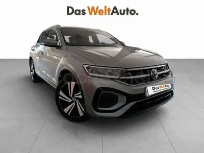 Usado VW T-Roc R-line 150 CV (110 kW) 2022 Gris / plata SUV