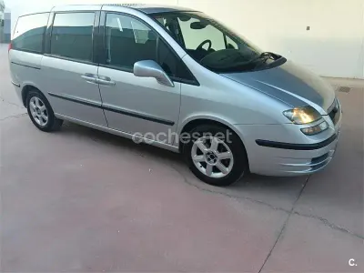 Usado Fiat Ulysse Emotion 128 CV (94 kW) 2005 Gris / plata Monovolumen