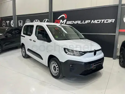 Usado Citroën Berlingo 102 CV (75 kW) 2024 Blanco Monovolumen