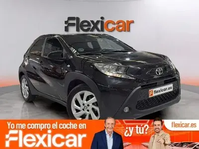 Usado Toyota Aygo 72 CV (52 kW) 2024 Negro