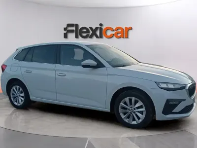 Usado Skoda Scala Selection 116 CV (85 kW) 2024 Blanco Utilitario