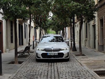 Blanco Usado 2023 BMW 330e Comfort Edition Familiar | 47.500 €