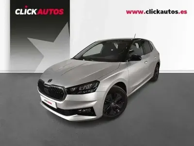 Usado Skoda Fabia 116 CV (85 kW) 2025 Plateado Utilitario