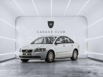 Gris / plata Usado 2008 Volvo S40 Momentum Berlina | 5499 € (Un poco caro)