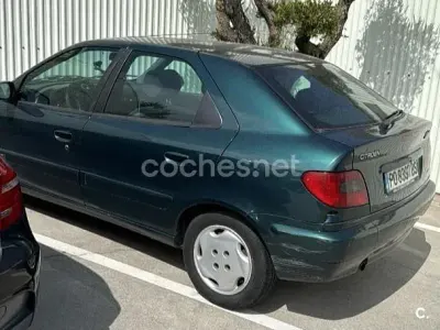 Usado Citroën Xsara Attraction 71 CV (52 kW) 2000 Verde Berlina
