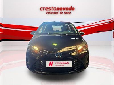 Usado Toyota Yaris Hybrid Active 100 CV (73 kW) 2019 Negro