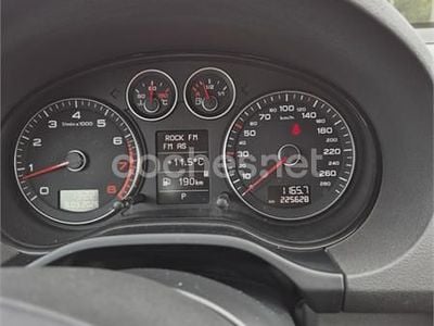 Usado Audi A3 Ambition 125 CV (91 kW) 2010 Negro Utilitario