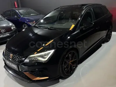 Usado Seat Leon 4Drive 300 CV (220 kW) 2020 Negro Familiar