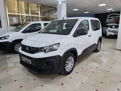 Usado Peugeot Rifter Active 100 CV (73 kW) 2021 Blanco Monovolumen