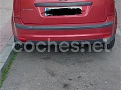 Usado Ford Focus Ghia 115 CV (84 kW) 2006 Rojo Berlina