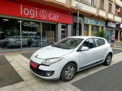 Usado Renault Mégane III Expression 90 CV (66 kW) 2013 Blanco Berlina