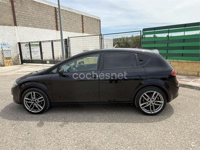 Usado Seat Leon Sport 140 CV (102 kW) 2008 Negro Utilitario