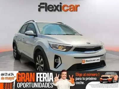Usado Kia Stonic 100 HP (73 kW) 2021 Branco SUV
