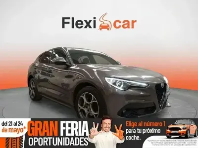 Usado Alfa Romeo Stelvio Sprint 200 CV (147 kW) 2022 Gris SUV